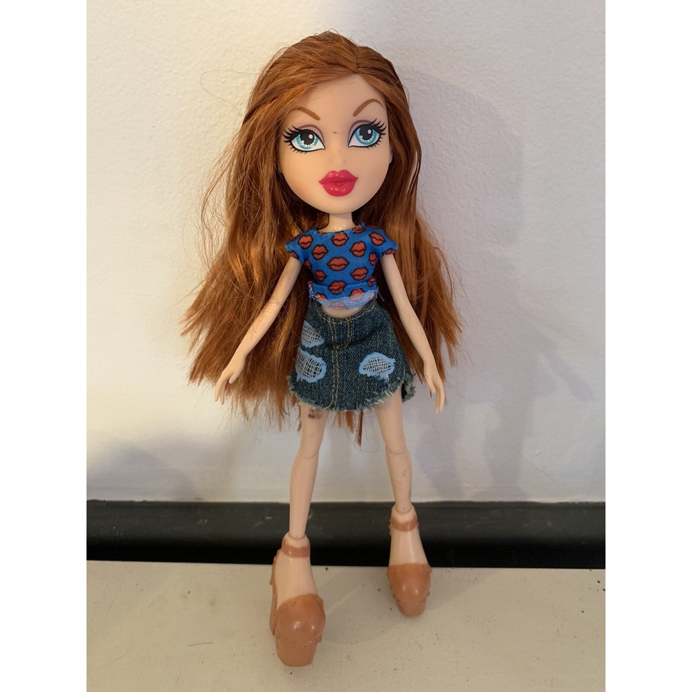 2015 Bratz MGA‎ Red Hair Meygan Doll Lip Shirt Denim Skirt